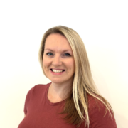 Holly Cox headshot